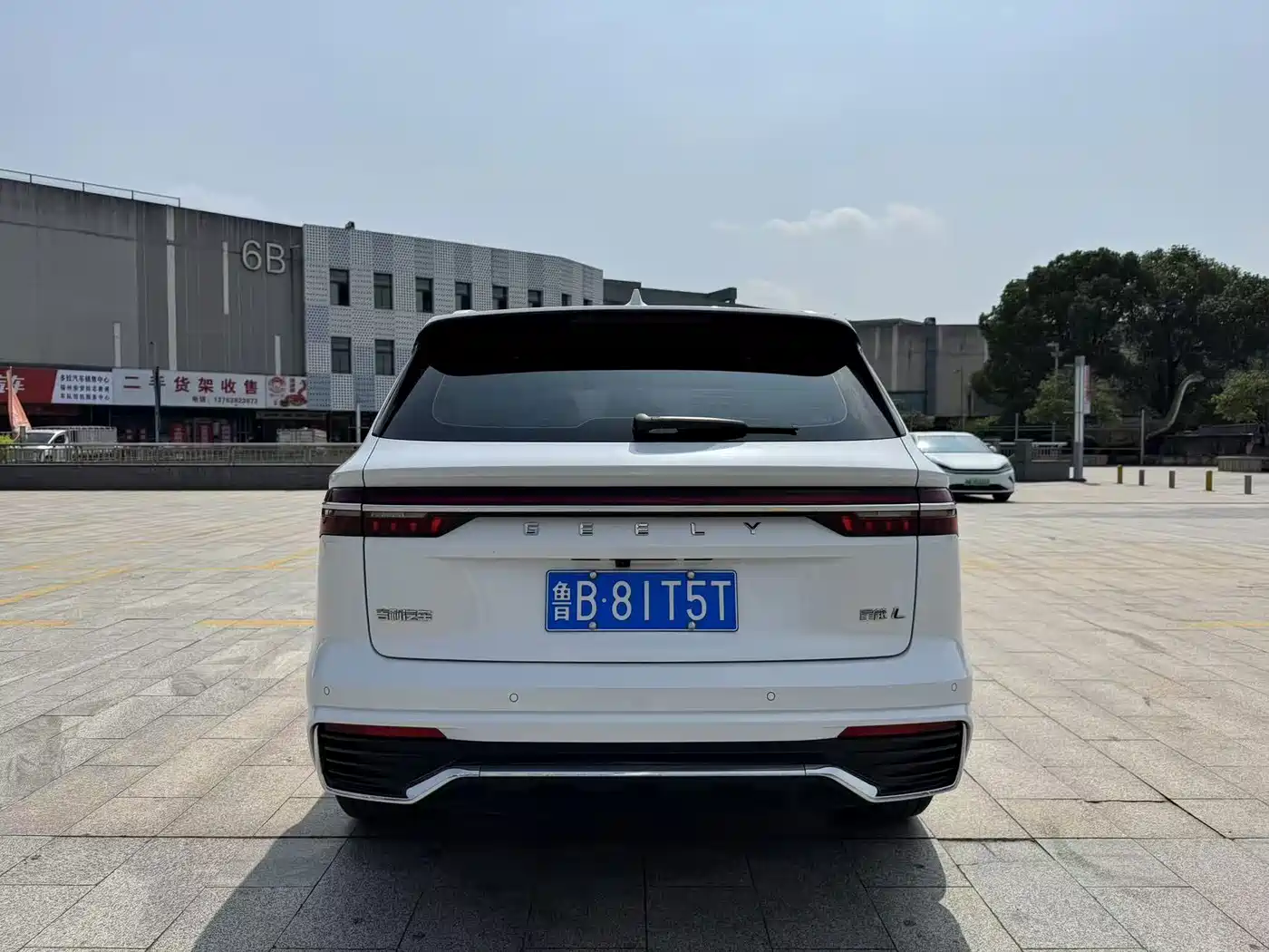 Фото 5 - Geely Monjaro