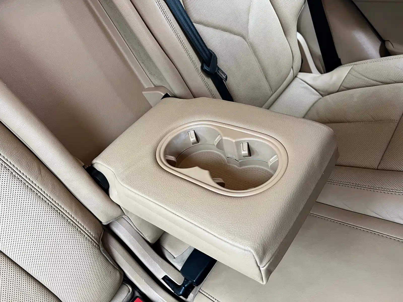 Photo 18 - Porsche Cayenne