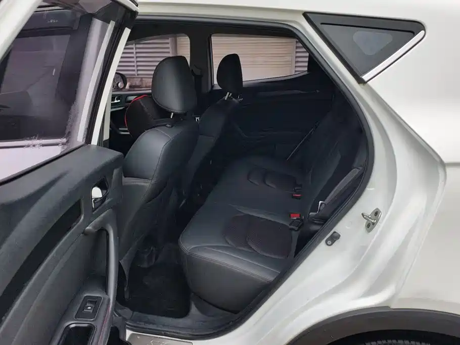 JAC Refine S3 2017 2017 1.6L CVT Luxury Smart
