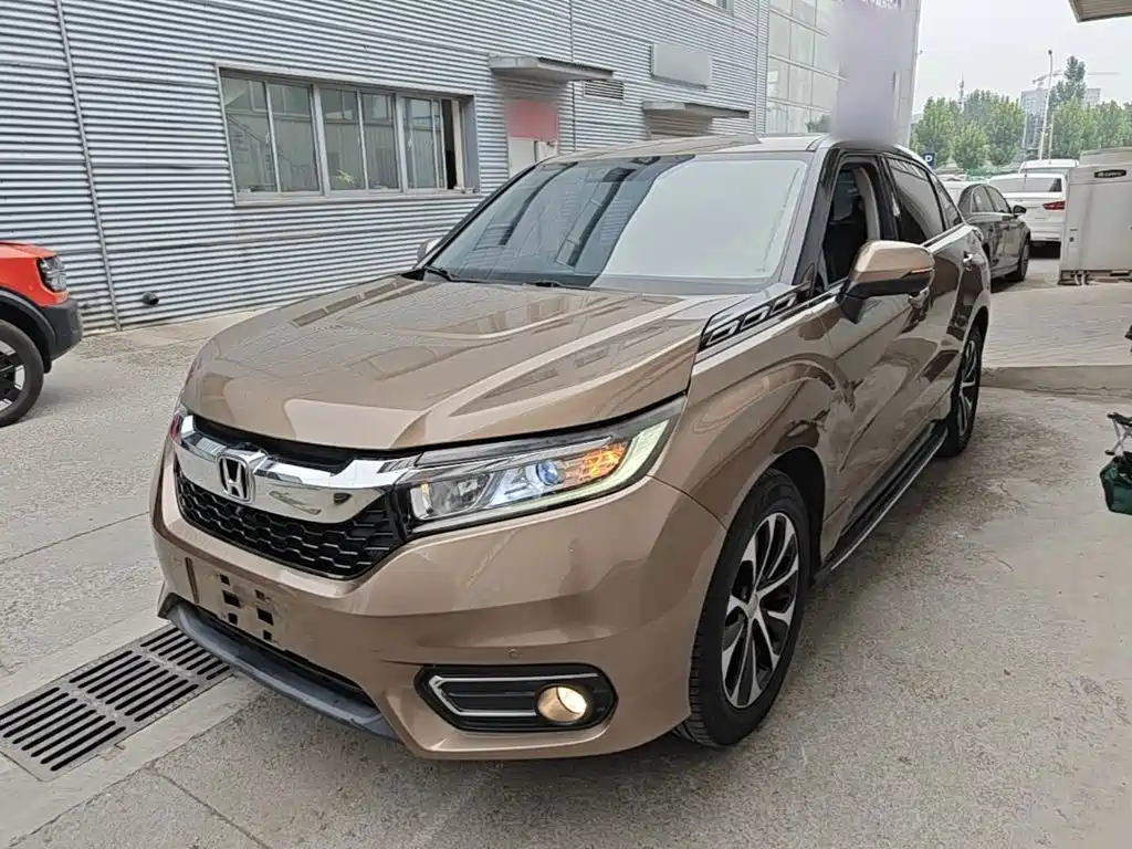Photo 1 - Honda Avancier