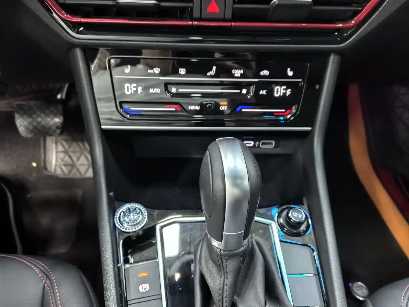 Volkswagen Lavida 2024 Model 300TSI DSG Starlight Leading Edition фото 10