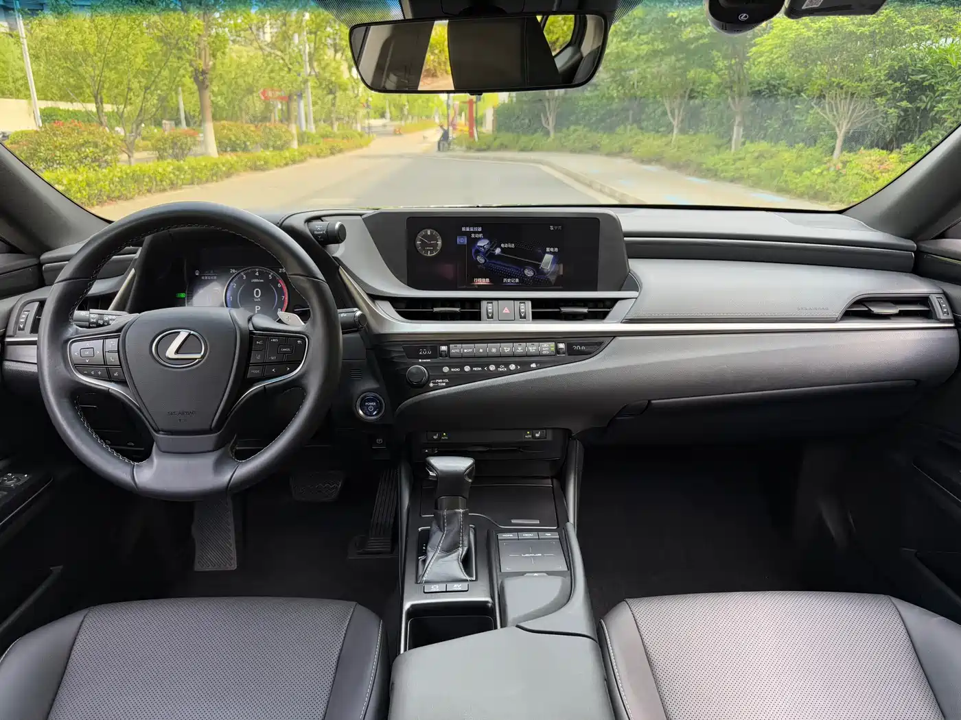 Lexus ES 2018 300h Excellence Edition China V фото 13