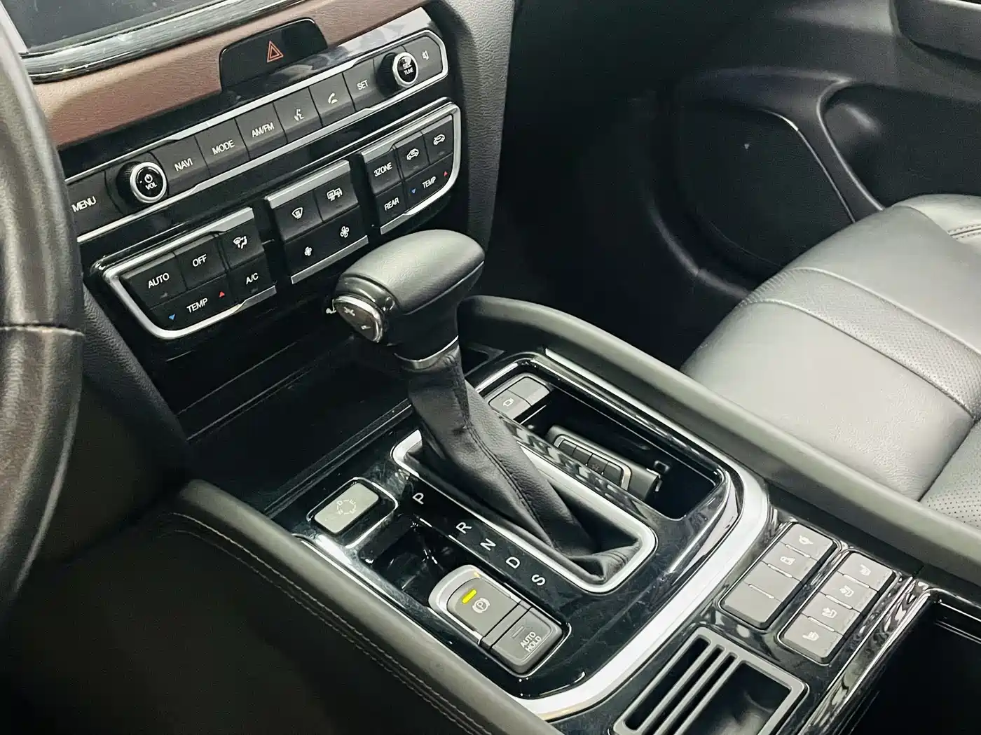 GAC Trumpchi Trumpchi GS8 2019 390T 2WD Luxury Smart Connect Edition (7-seater) фото 7