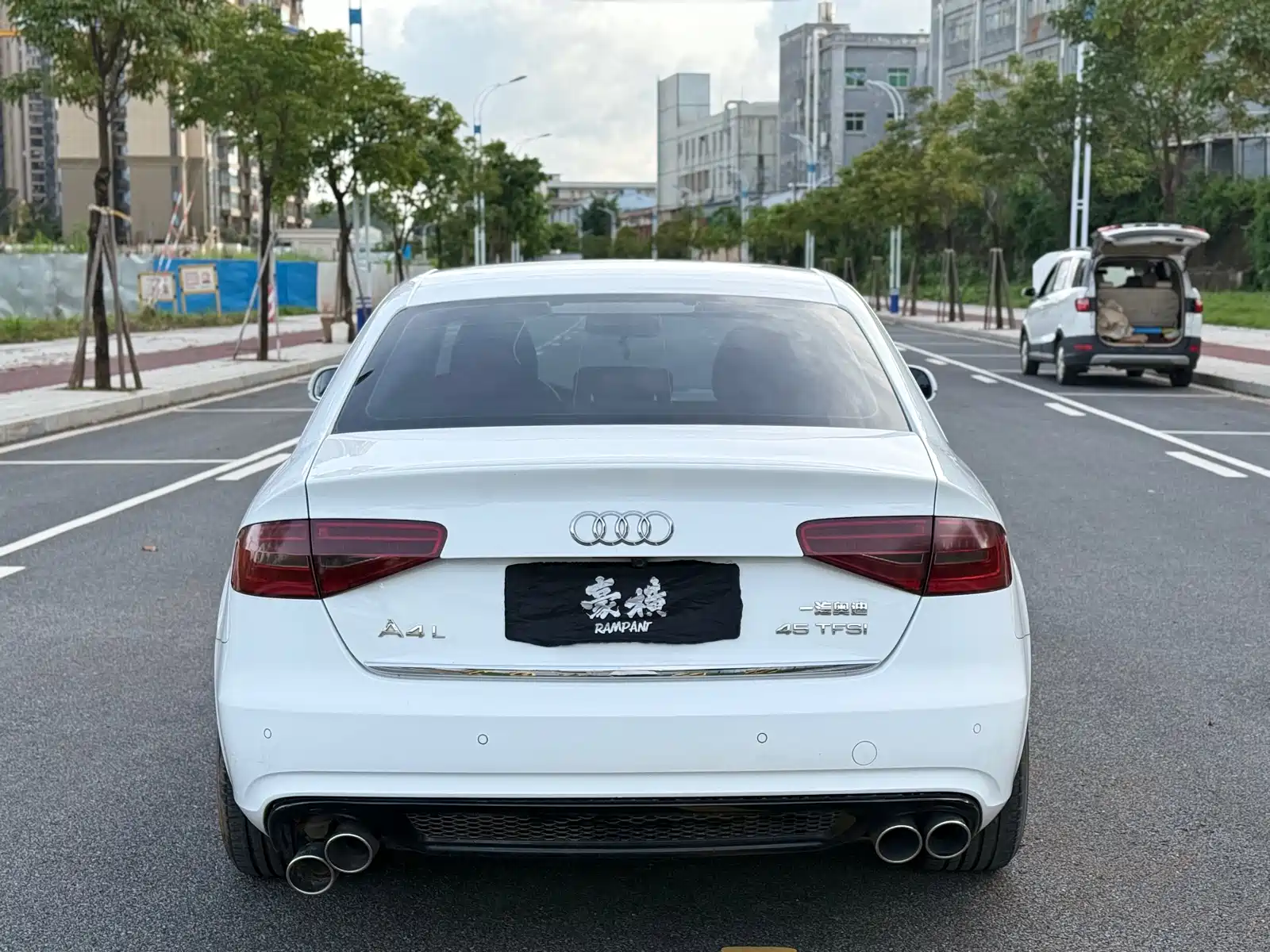 Photo 5 - Audi A4L