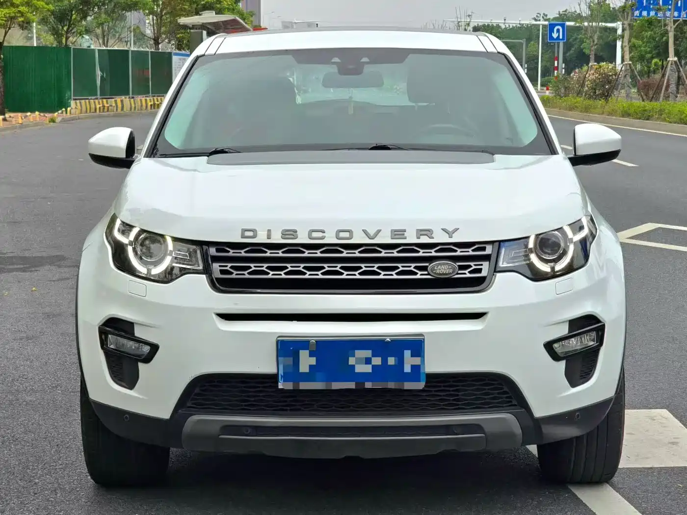 Land Rover Discovery Sport 2017 2.0T SE фото 2