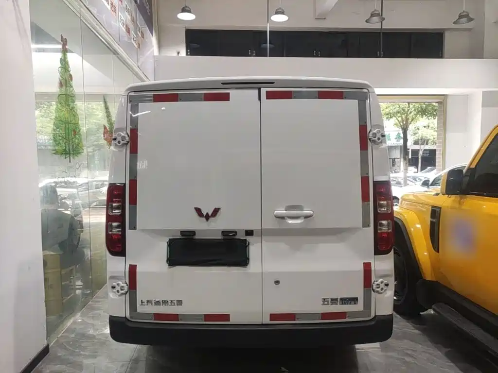 Wuling Motors Wuling Yangguang 2026 2025 310KM Sealed Window CATL Custom Edition