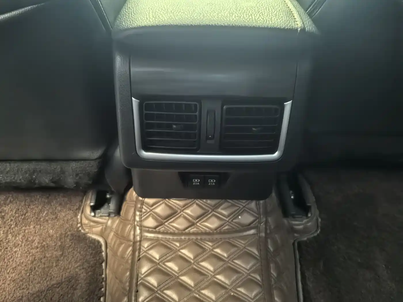 Toyota Camry 2021 2.0G Luxury Edition фото 11