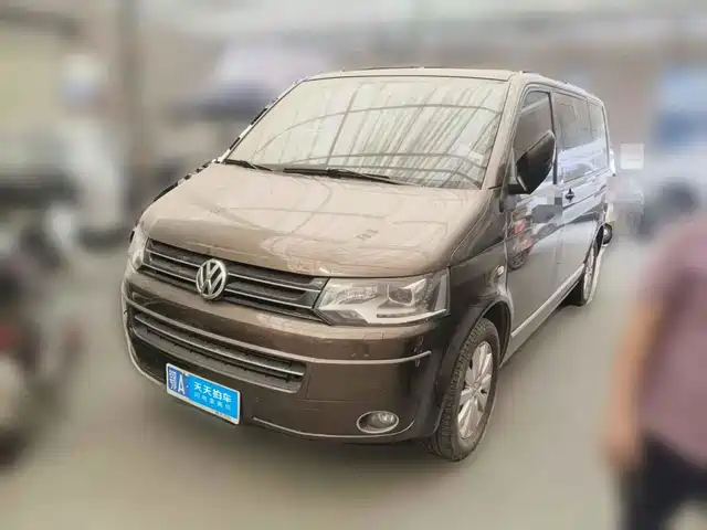 Volkswagen Multivan 2012 2.0TSI 4WD Premium — фото 1