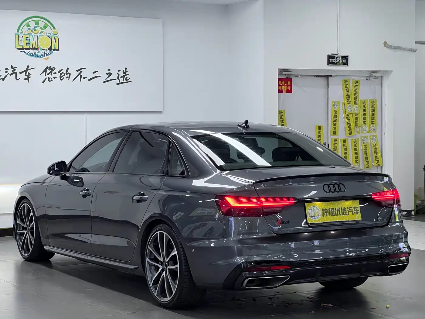 Фото 7 - Audi A4L