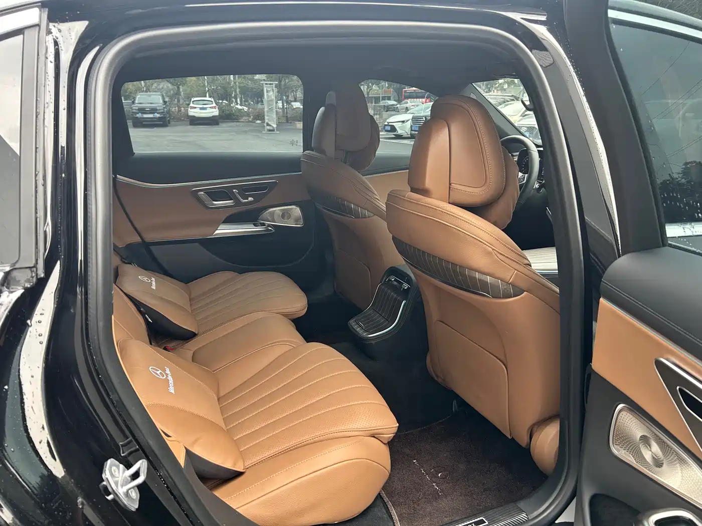 Mercedes-Benz E-Class 2024 E 300 L Fashion фото 15