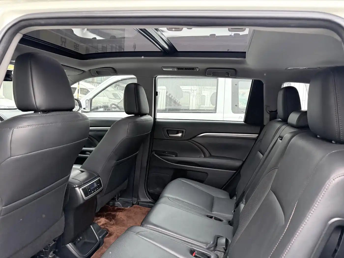 Toyota Highlander 2018 2.0T 4WD Ultimate 7-seater China VI фото 12