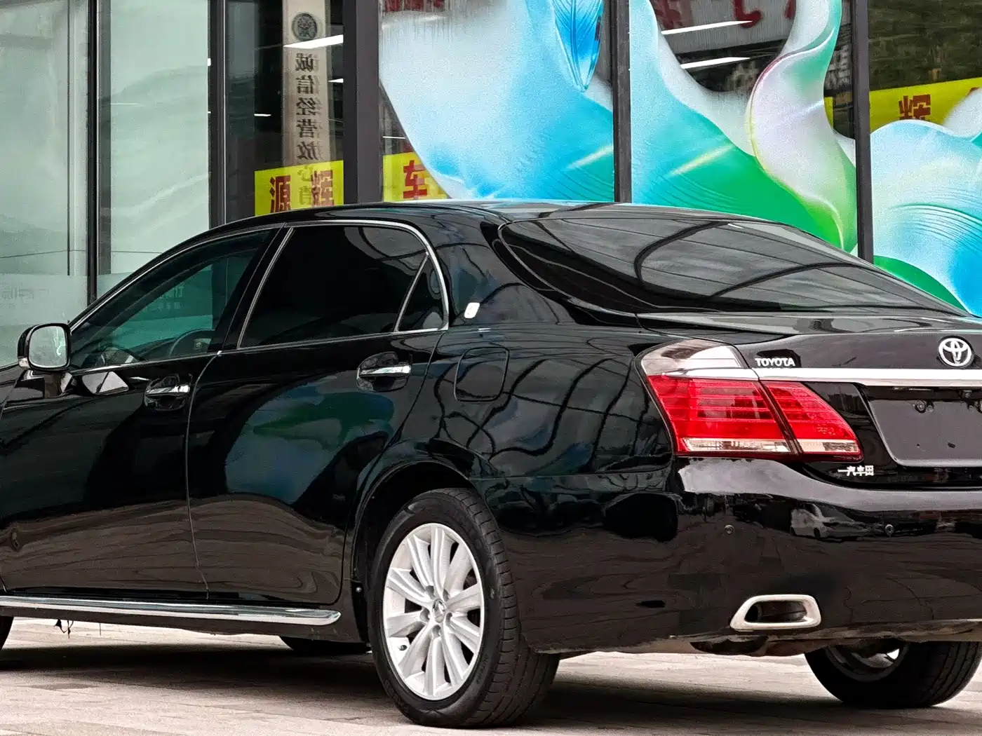 Toyota Crown 2012 2.5L Royal Leather Edition фото 7