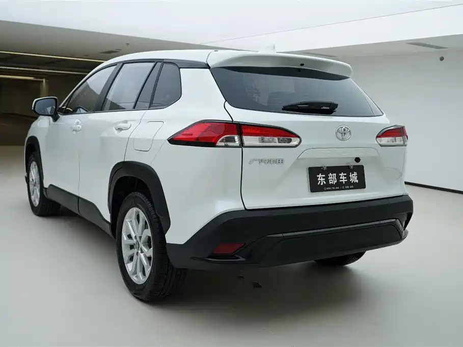 Toyota Frontlander 2024 2.0L CVT Elite Edition фото 4