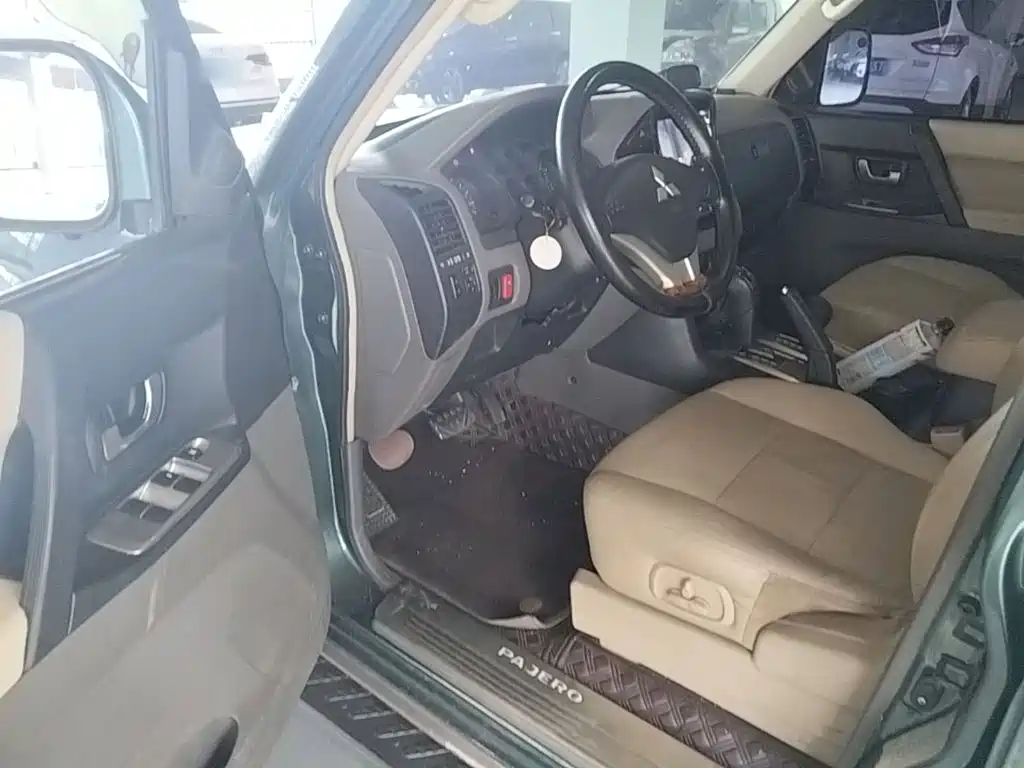 Mitsubishi Pajero 2015 2011 Mitsubishi Pajero V73 3.0L AT GLX
