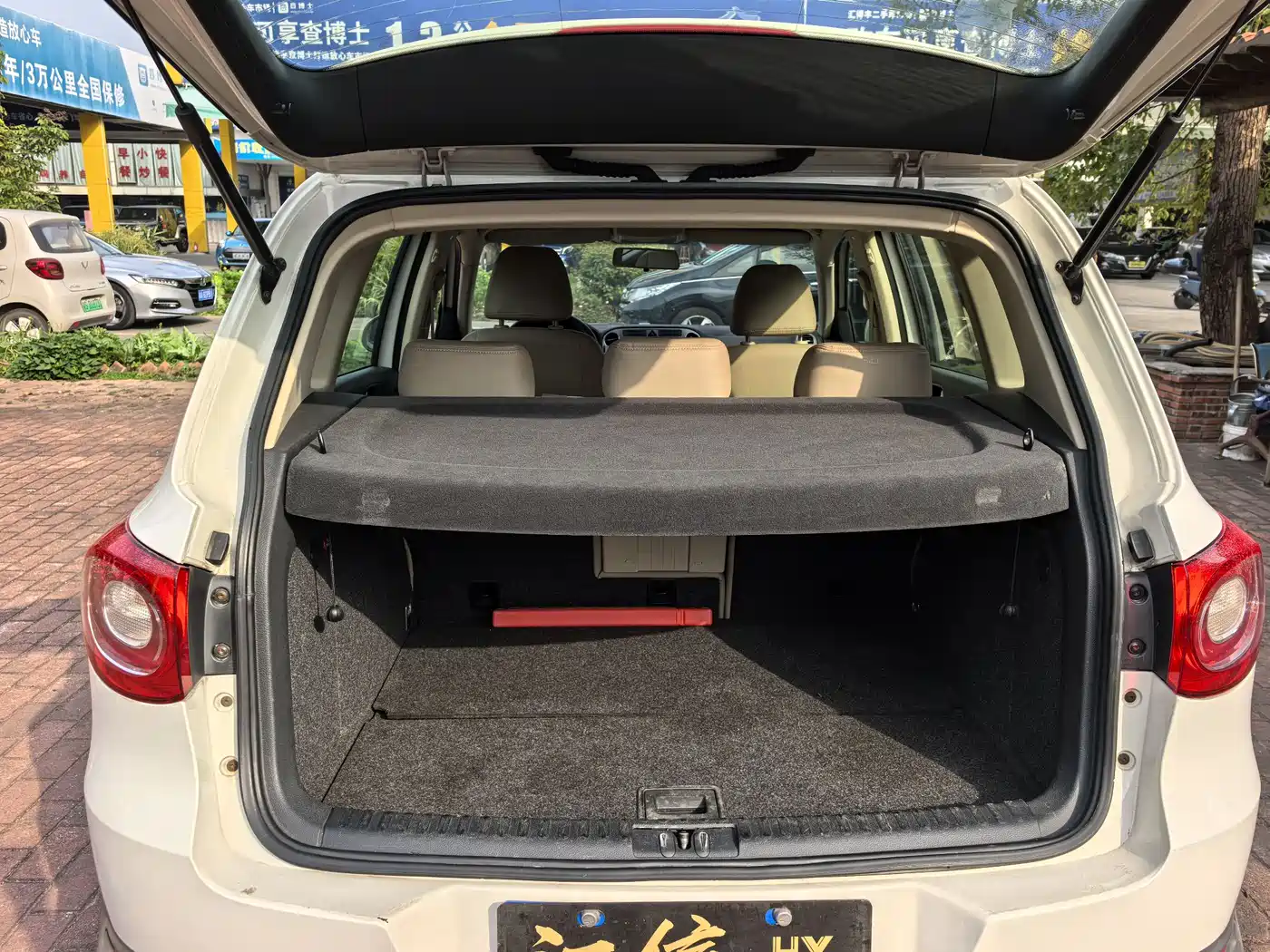 Volkswagen Tiguan 2010 1.8TSI Automatic 2WD Elite фото 11