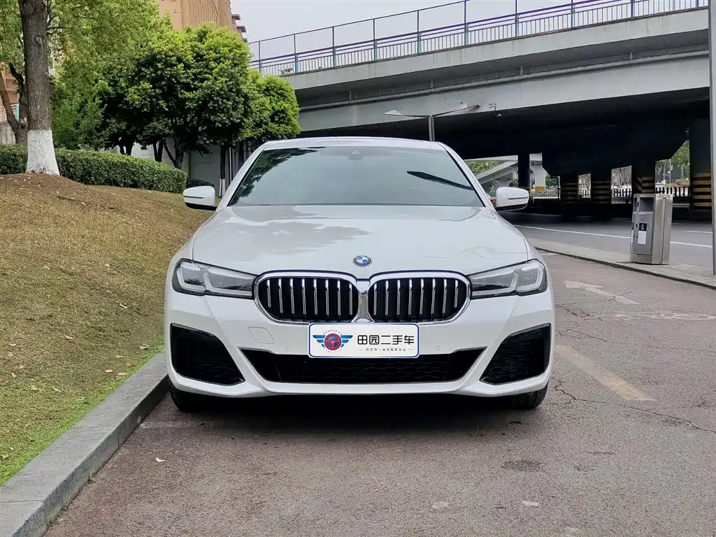 BMW 5 Series 2023 530Li Leading M Sport Package фото 2