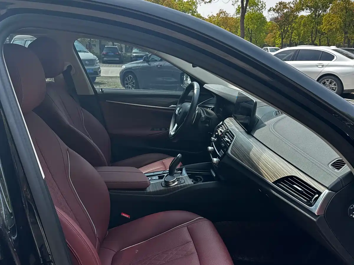 BMW 5 Series 2023 530Li Leading M Sport Package фото 12