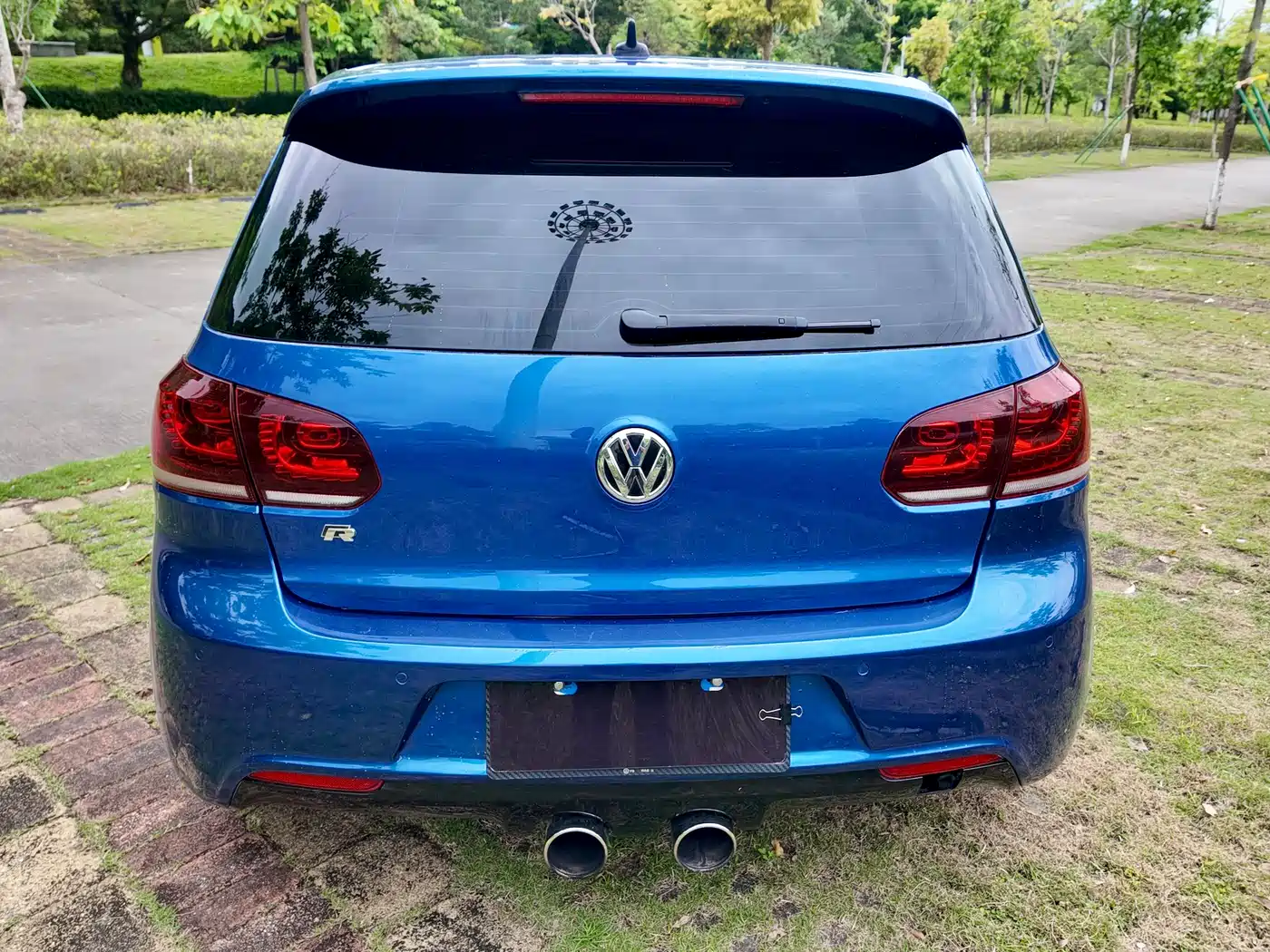 Volkswagen Golf (Import) 2011 2.0TSI R фото 13