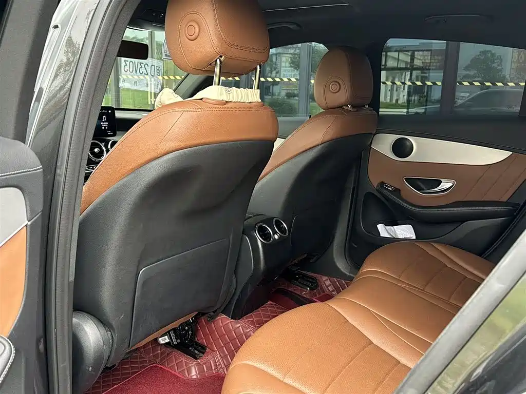 Mercedes-Benz GLC Coupe 2021 GLC 260 4MATIC Coupe SUV фото 9