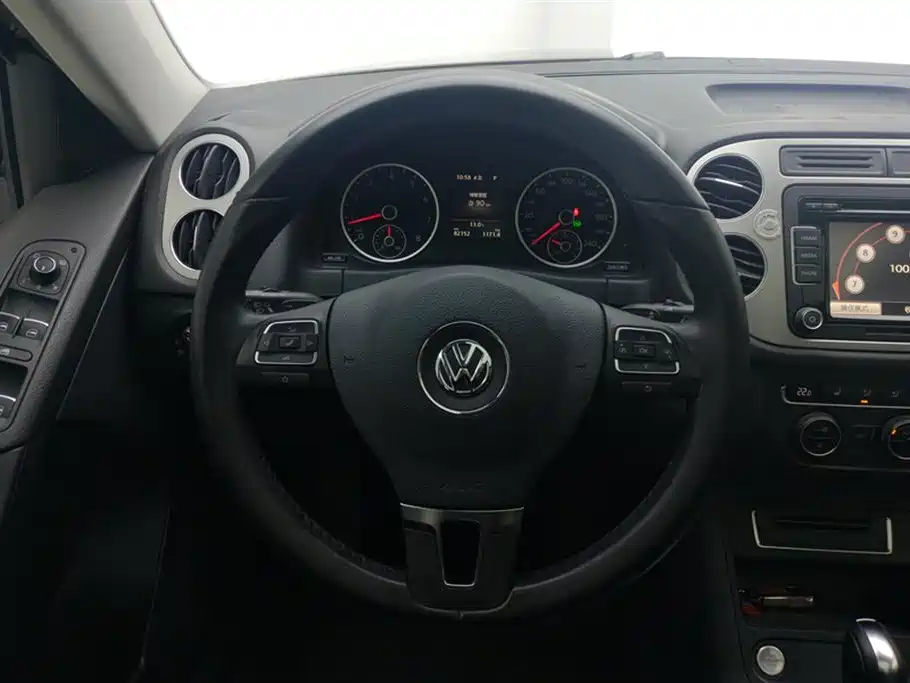 Volkswagen Tiguan 2015 1.8TSI Automatic 4WD Highline фото 15