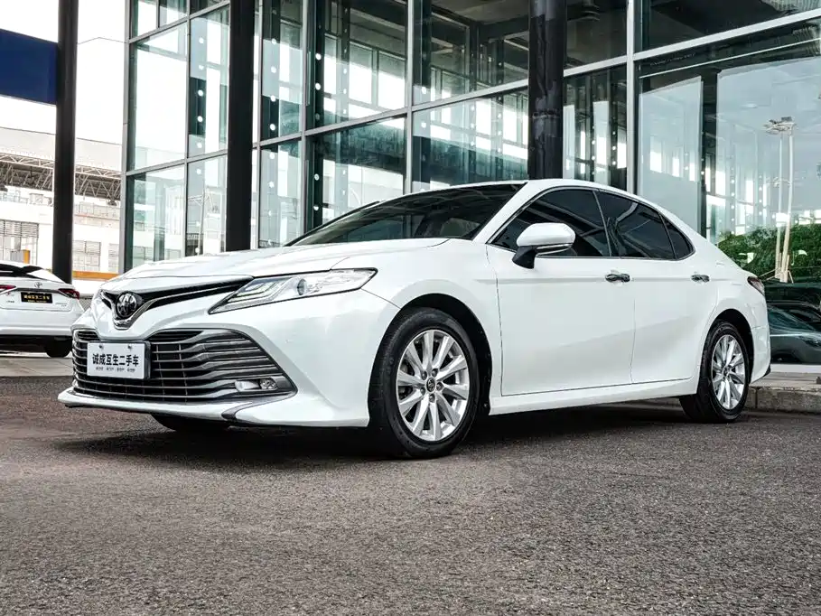 Toyota Camry 2018 2.0G Luxury Edition