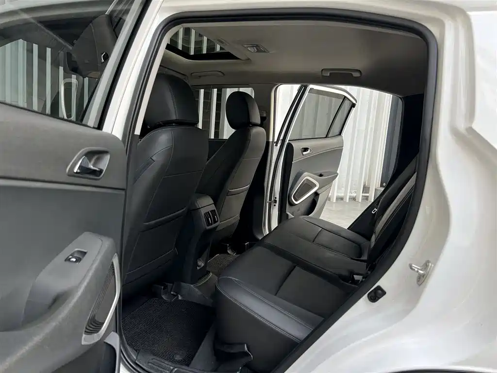 Hyundai Beijing Hyundai ix35 2019 2.0L Automatic 2WD Zhiyong·Enjoy China V фото 8