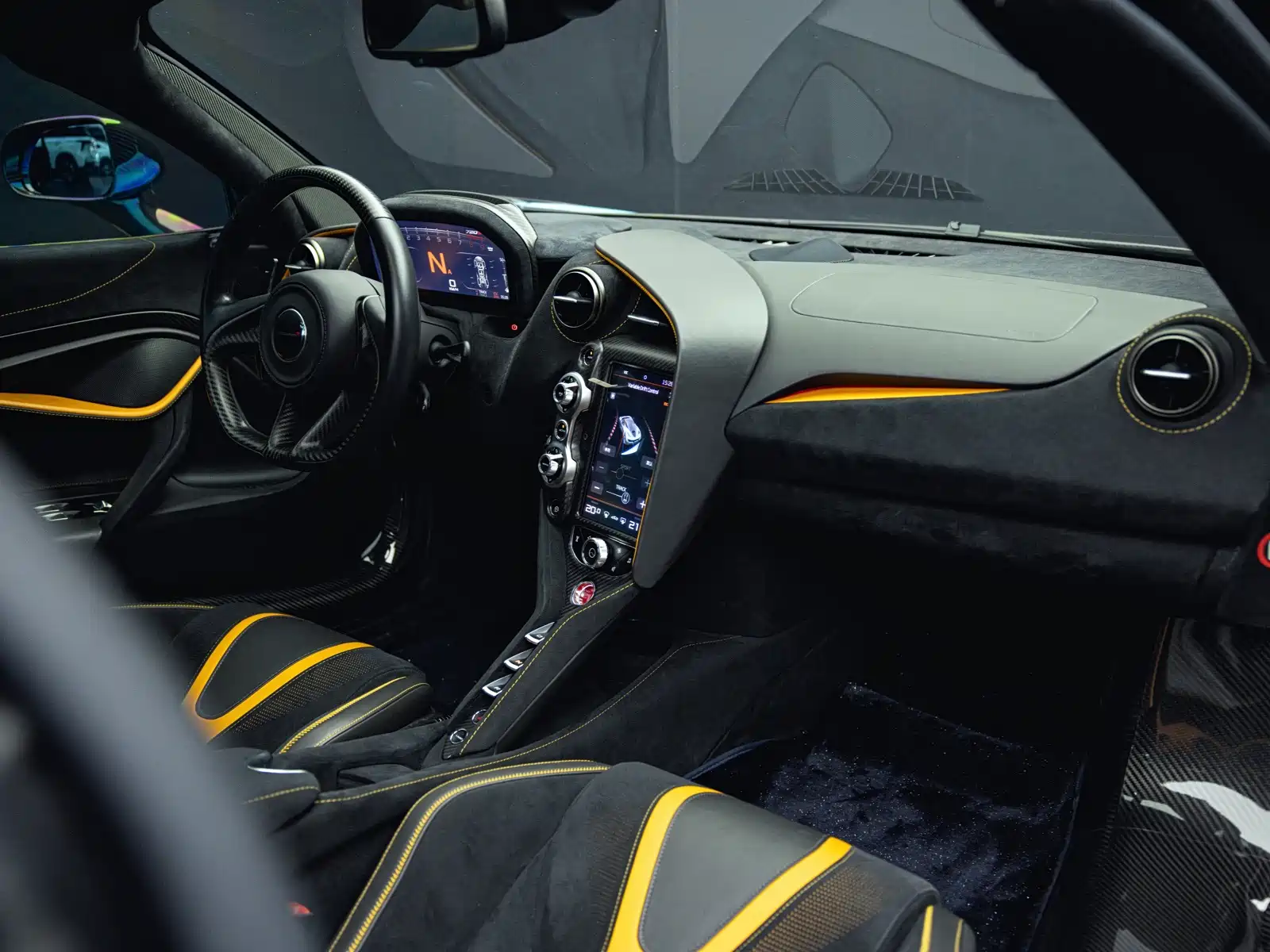 Photo 25 - McLaren 720S