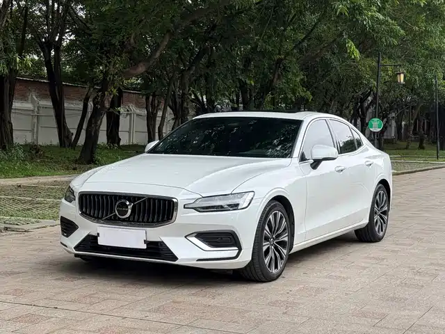 Volvo S60 B4, Смарт Люкс