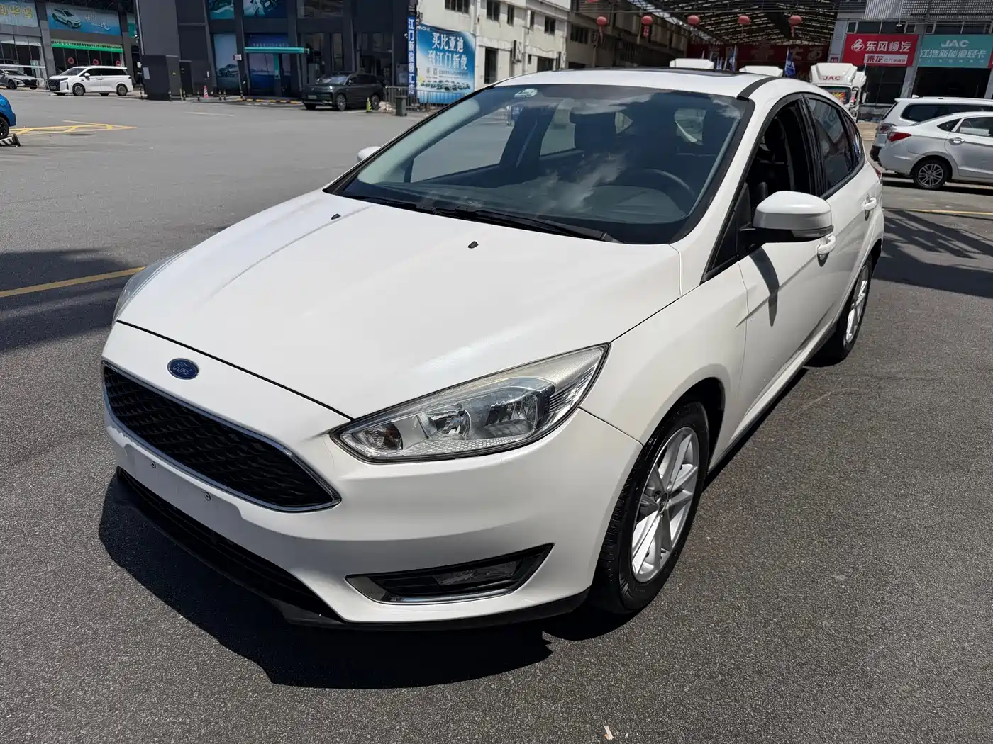 Фото 1 - Ford Focus