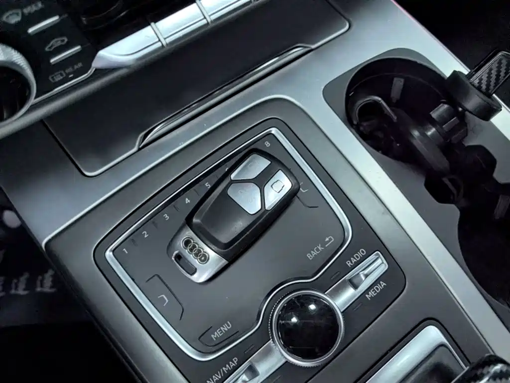 Audi Q7 2018 40 TFSI Comfort фото 9