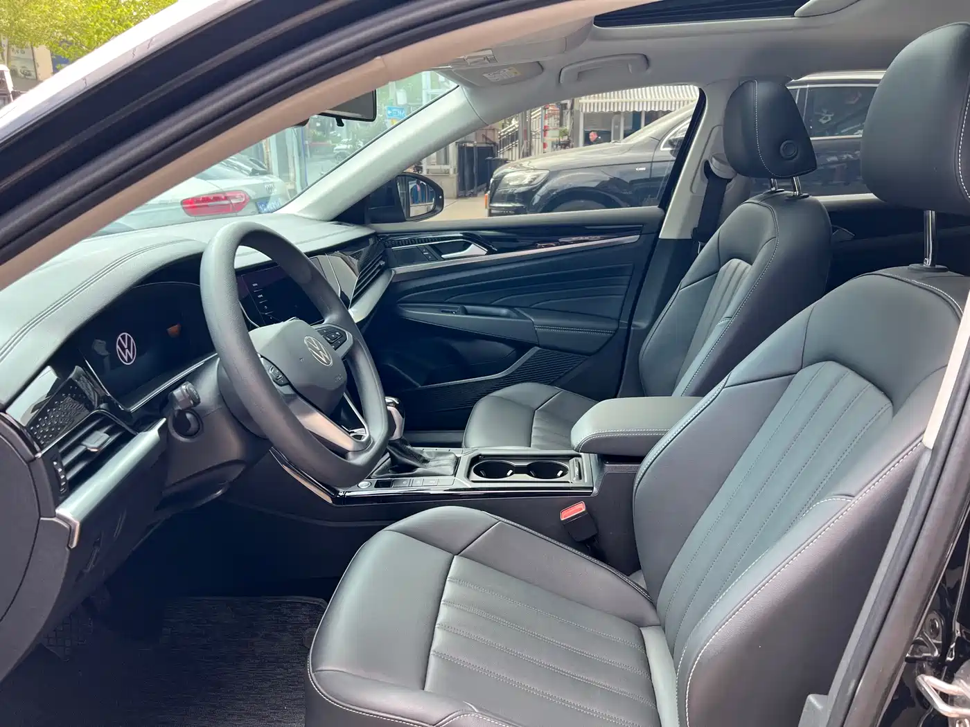 Volkswagen Passat 2024 280TSI Business Edition фото 8