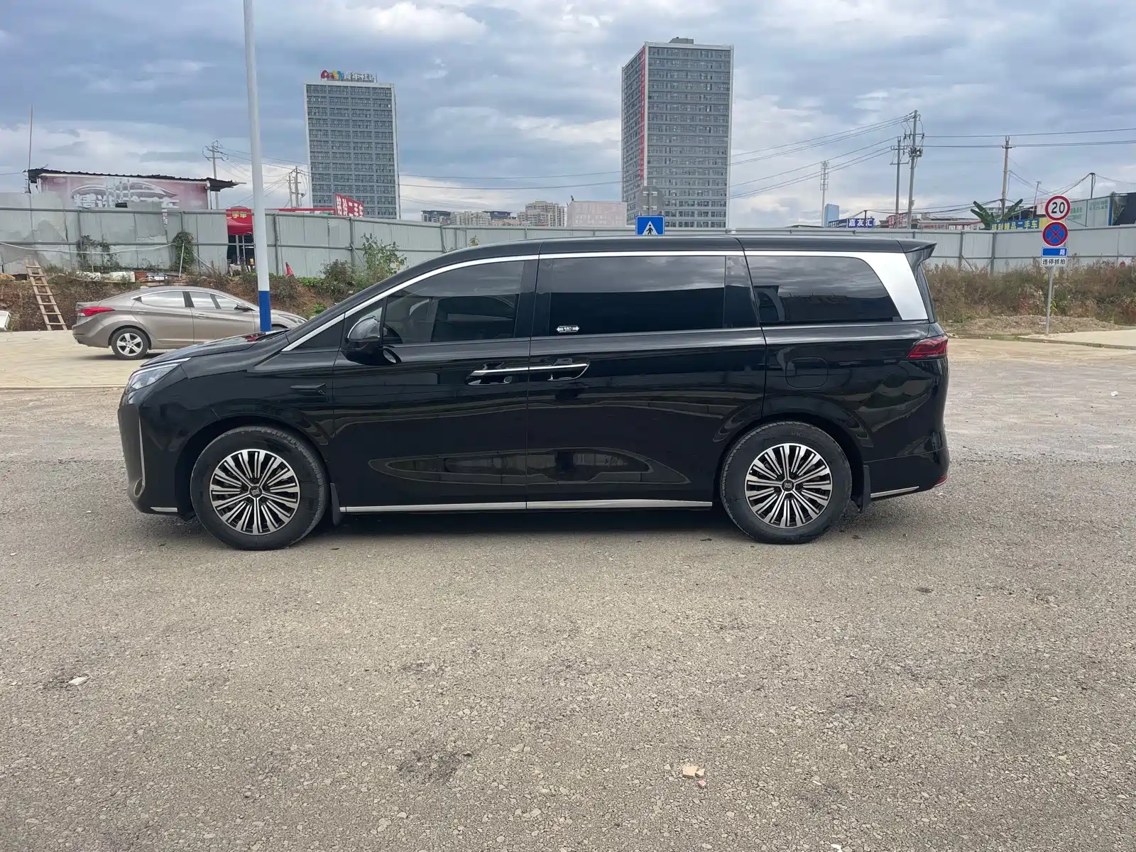 Фото 4 - BYD Xia