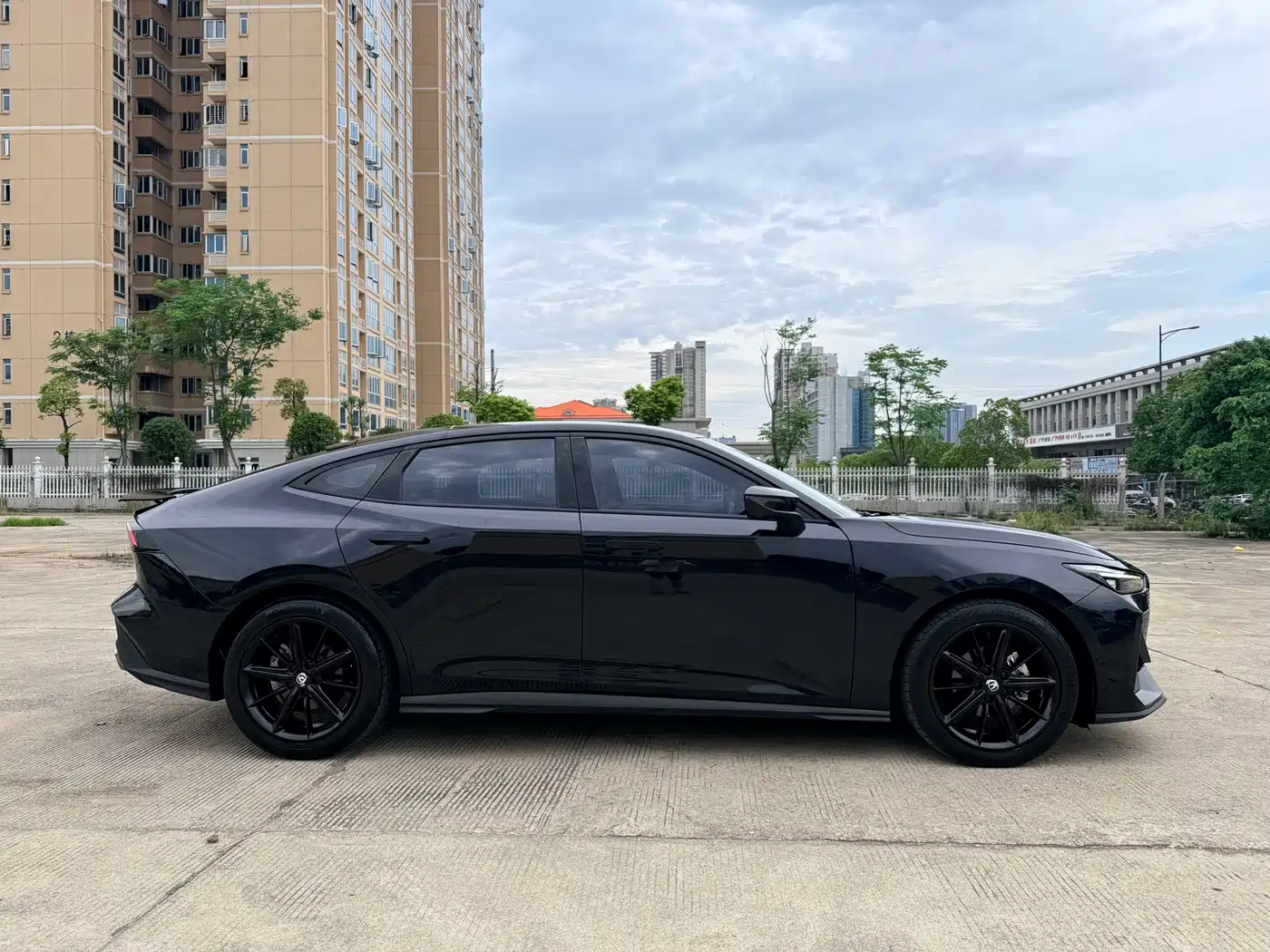  UNI-V