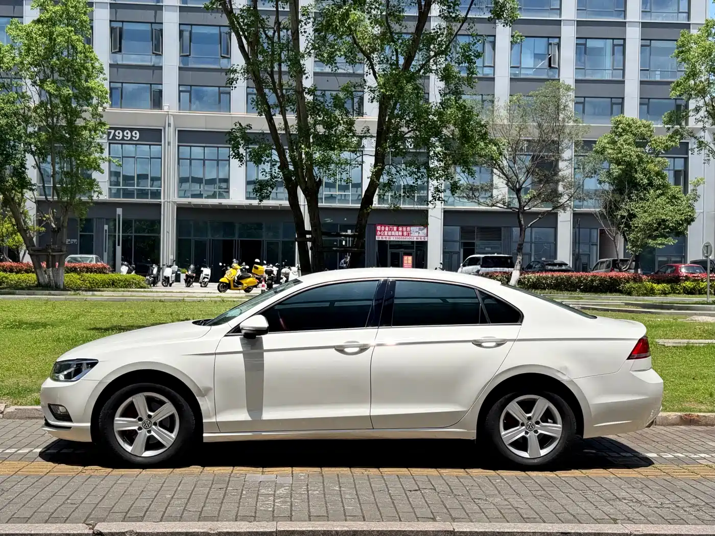 Volkswagen Lamando 2015 230TSI DSG Style фото 4