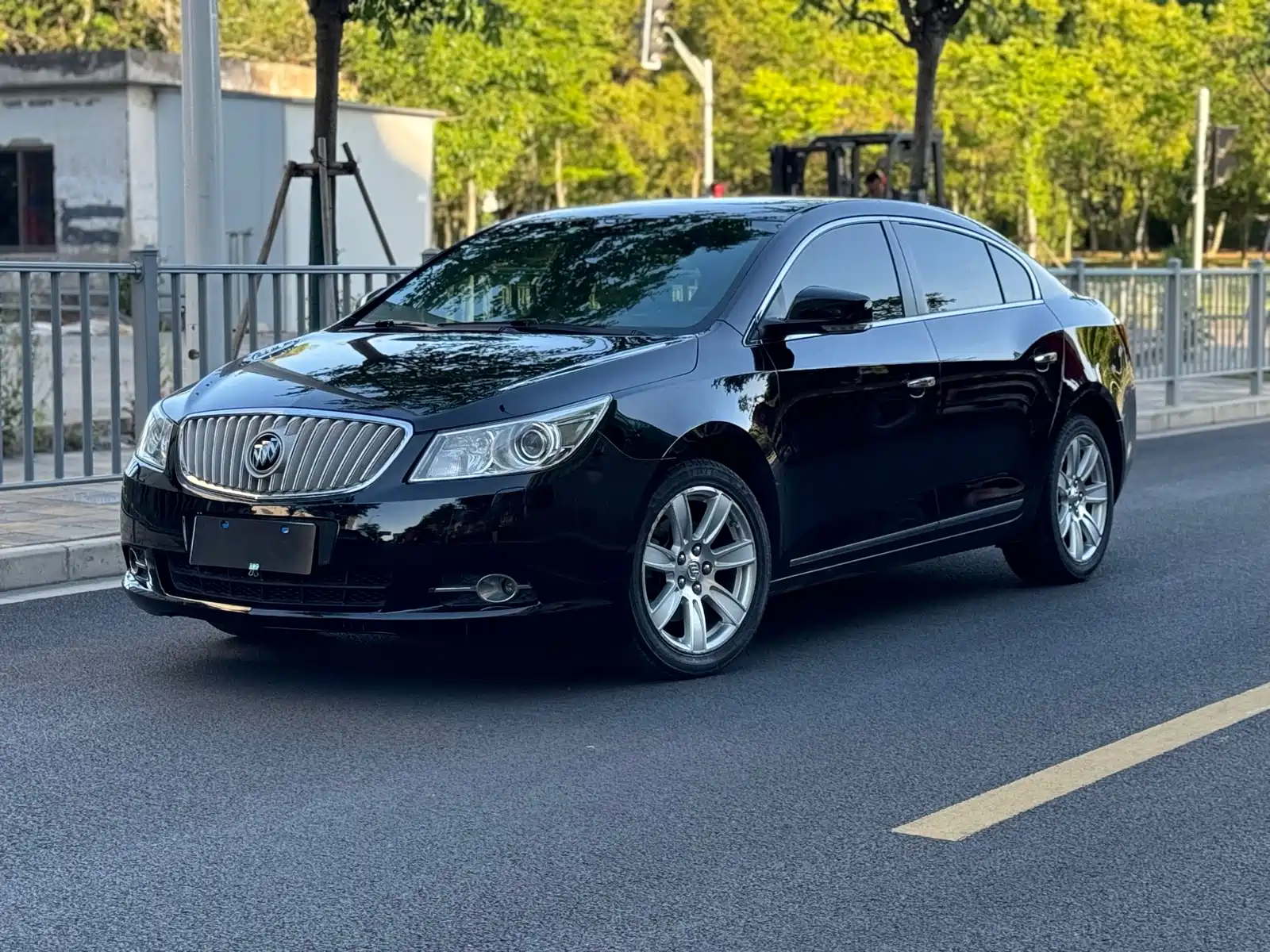Фото 1 - Buick LaCrosse