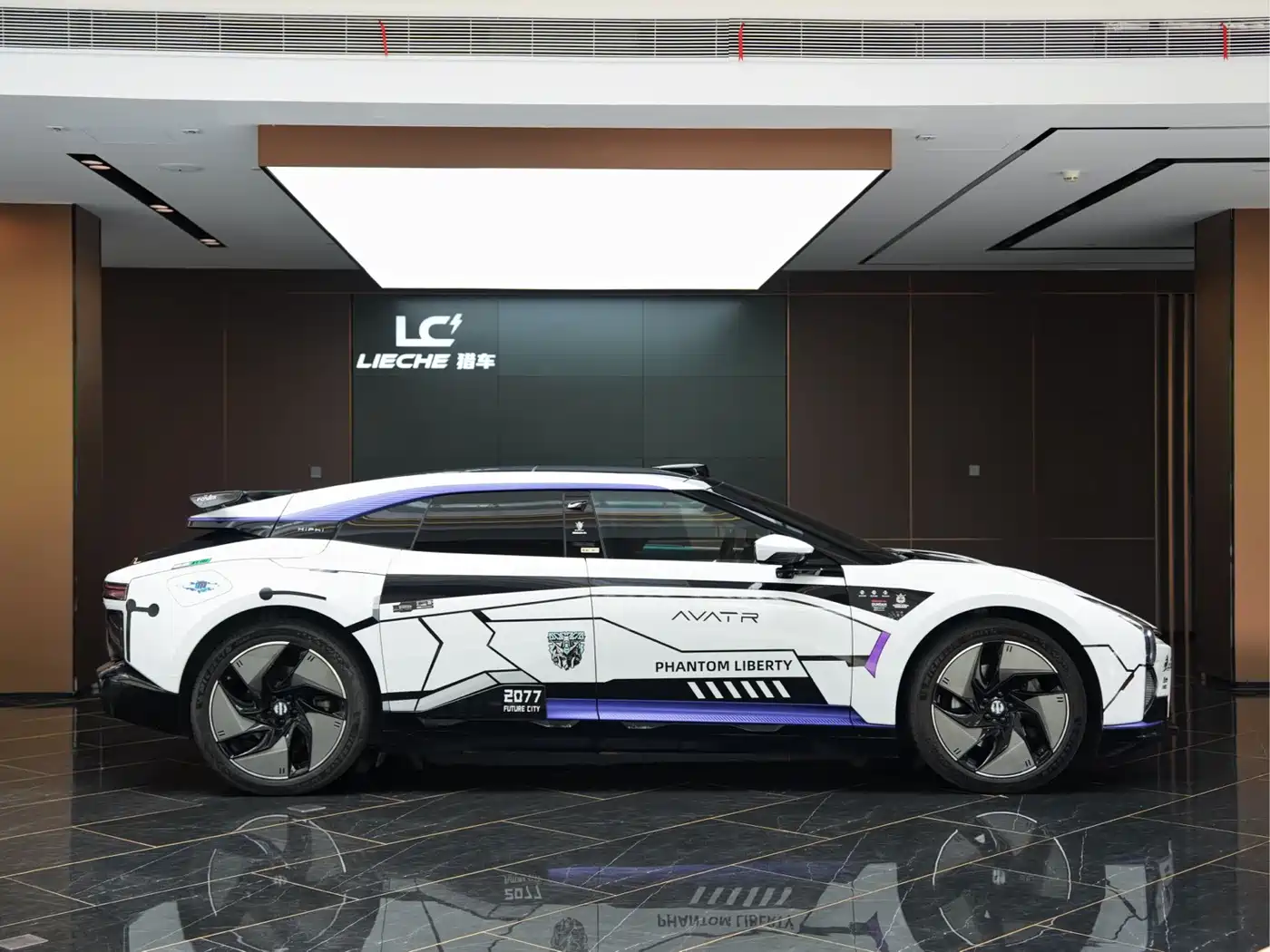 HiPhi Z 2023 4-Seater Edition фото 3