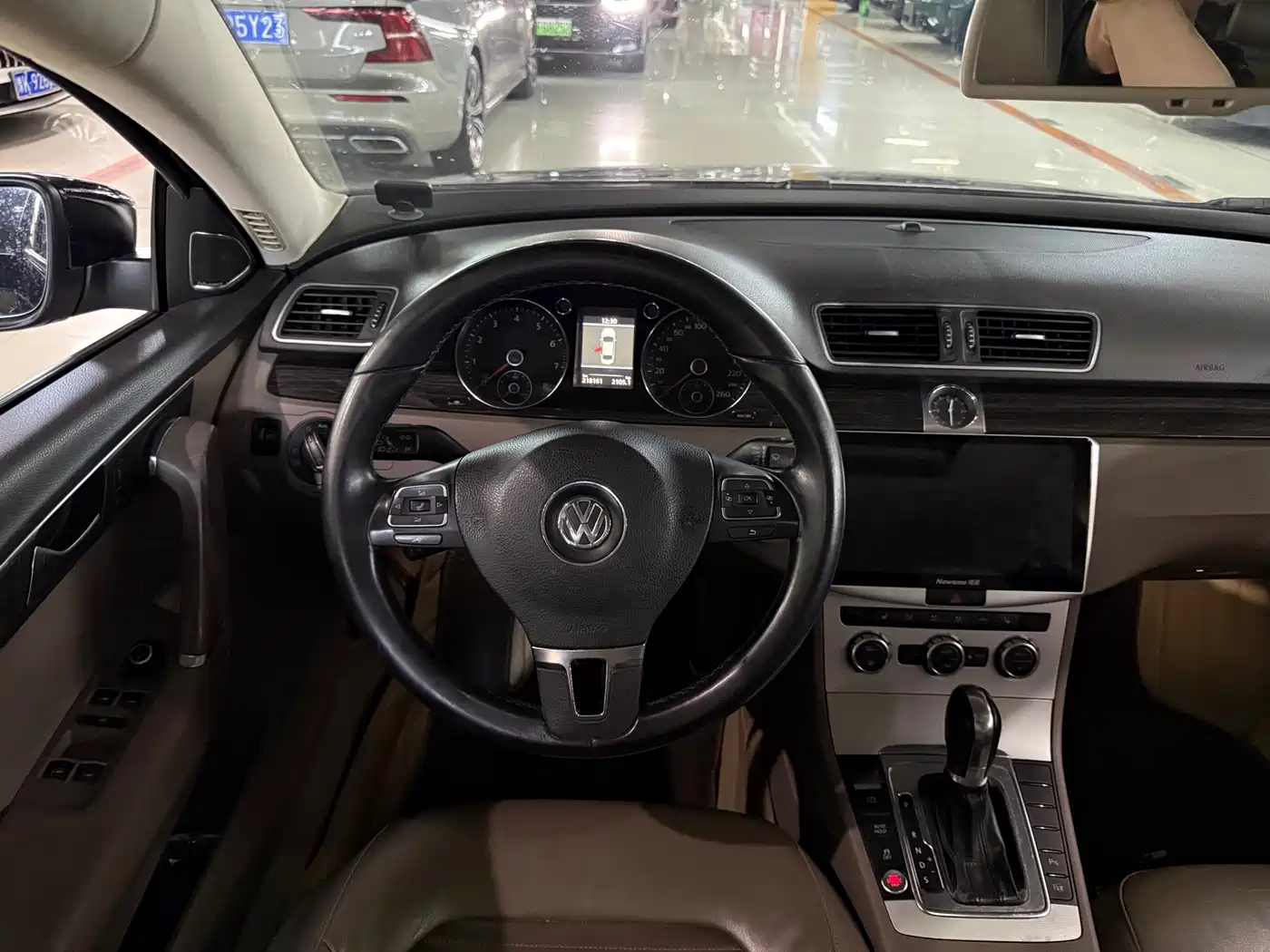 Volkswagen Magotan 2012 Facelift 2.0TSI Premium фото 3