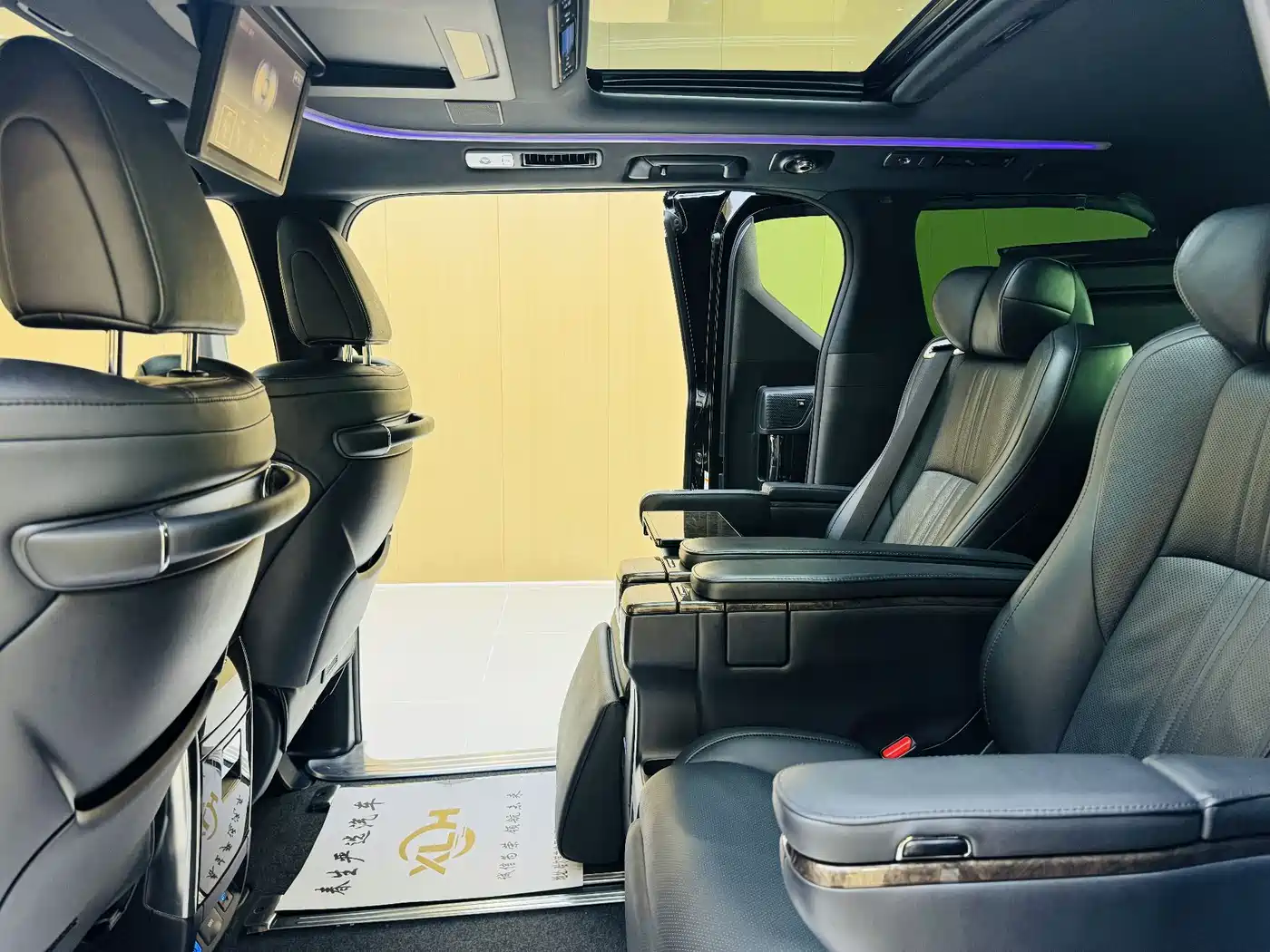 Toyota Alphard 2019 Hybrid 2.5L Premium Edition фото 9
