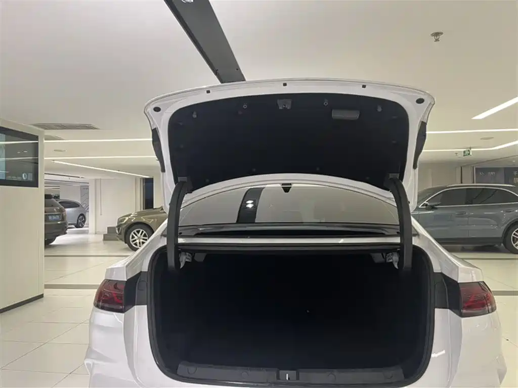 BYD Qin L 2025 DM-i Smart Drive Edition 80KM Leading фото 10