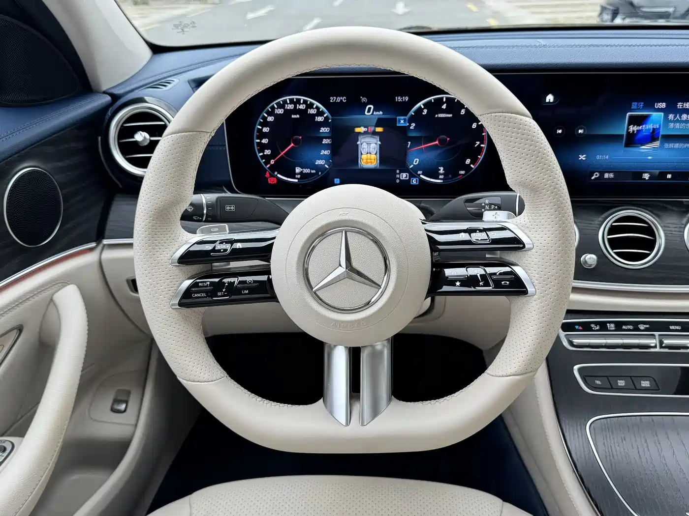 Mercedes-Benz E-Class 2022 E 300 L Sport Fashion фото 8