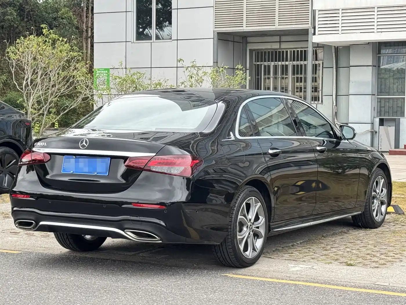 Mercedes-Benz E-Class 2022 E 300 L Sport Fashion фото 17