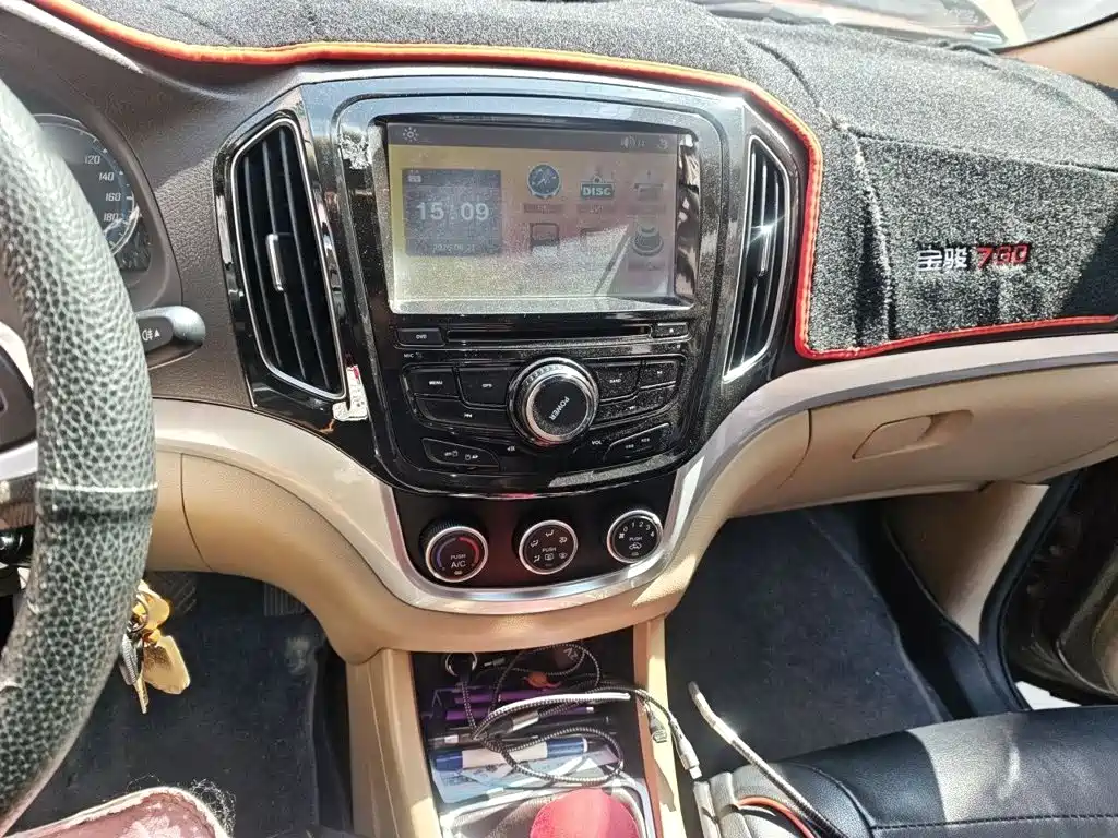Baojun 730 2015 2014 1.5L Manual Standard 7-seater