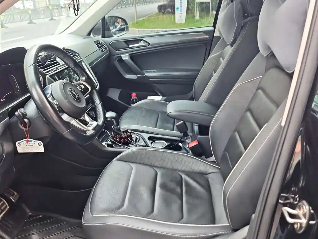 Volkswagen Tiguan L 2021 380TSI Automatic 4WD R-Line Flagship 7-seater фото 6