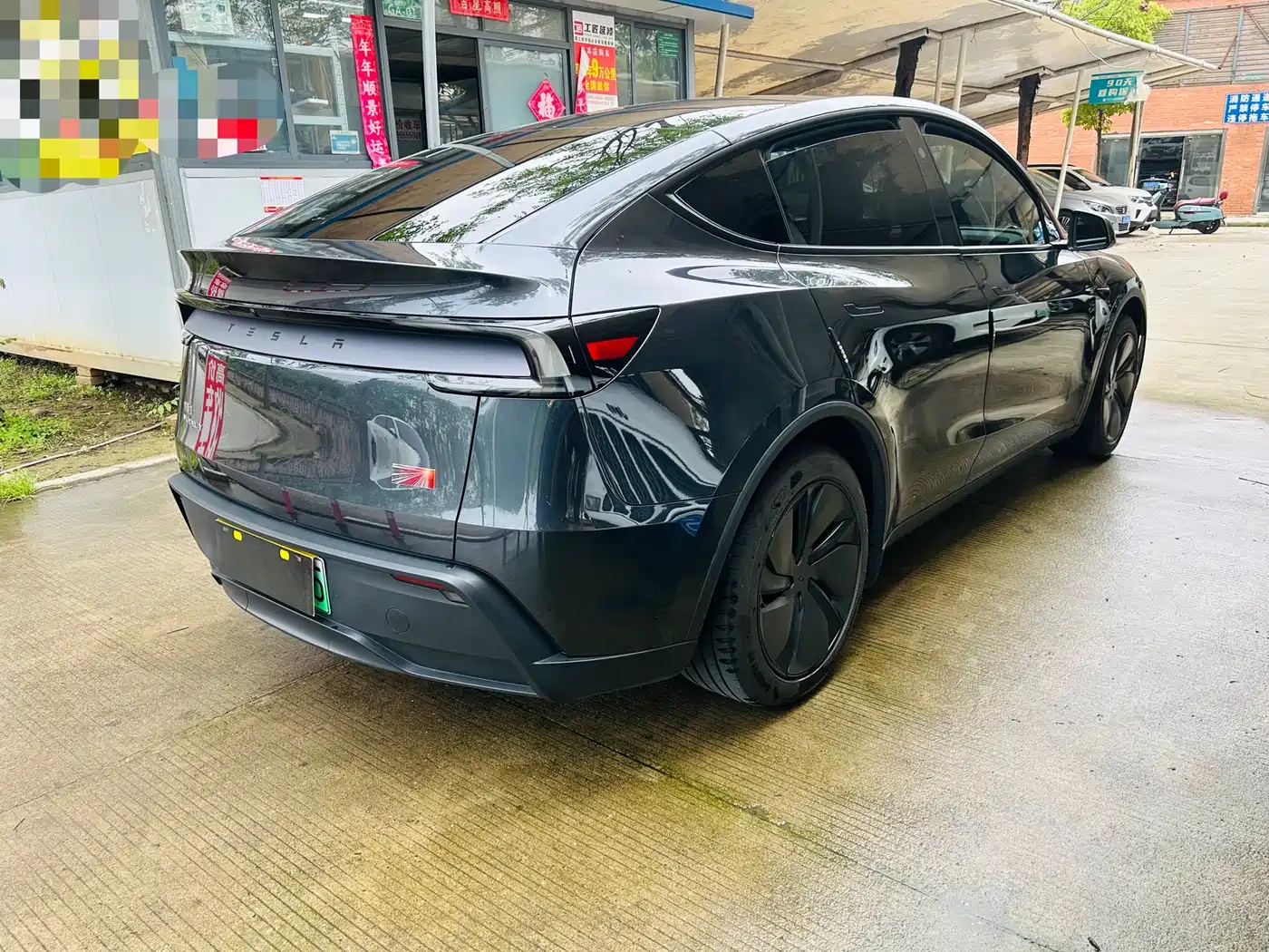 TESLA MODEL Y