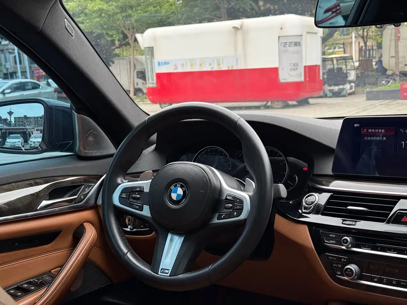 BMW 5 Series 2018 530Li xDrive M Sport Package фото 11