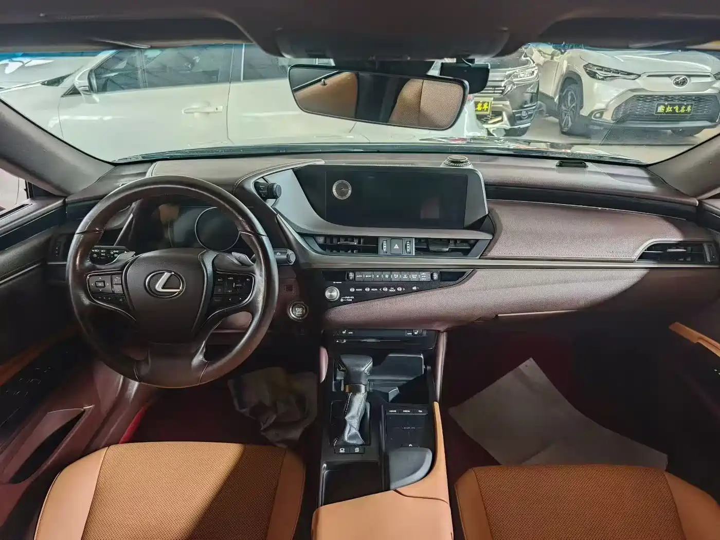 Lexus ES 2021 200 Excellence Edition фото 9