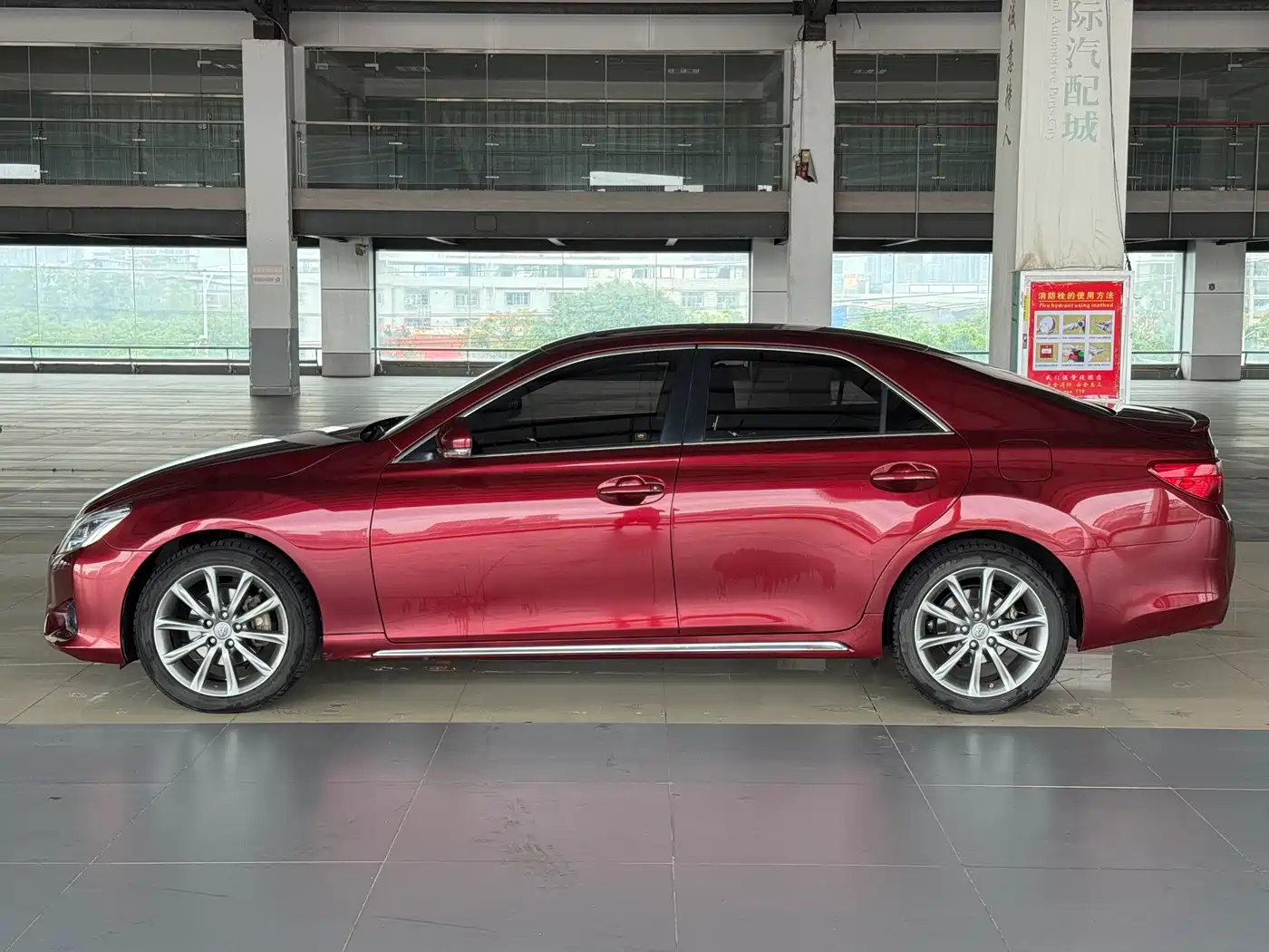 Toyota Reiz 2013 2.5V Premium Edition фото 3