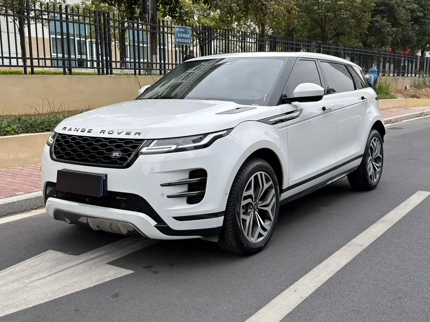 Land Rover Range Rover Evoque 2023 Range Rover Evoque L 249PS Premium Luxury Edition