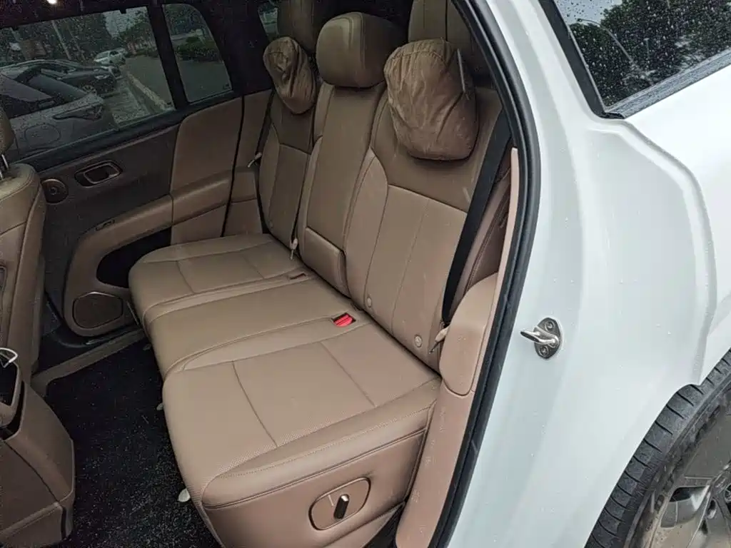 Li Auto i6 2026 2025 2WD Base Model