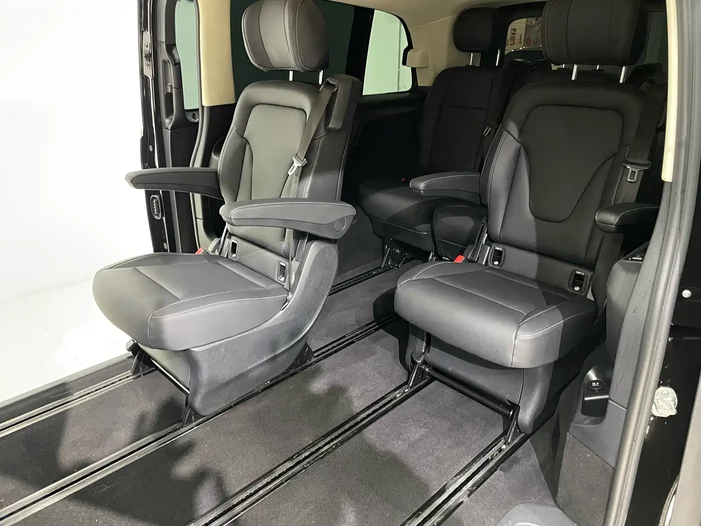 Mercedes-Benz Vito 2018 2.0T Business Edition China VI фото 11
